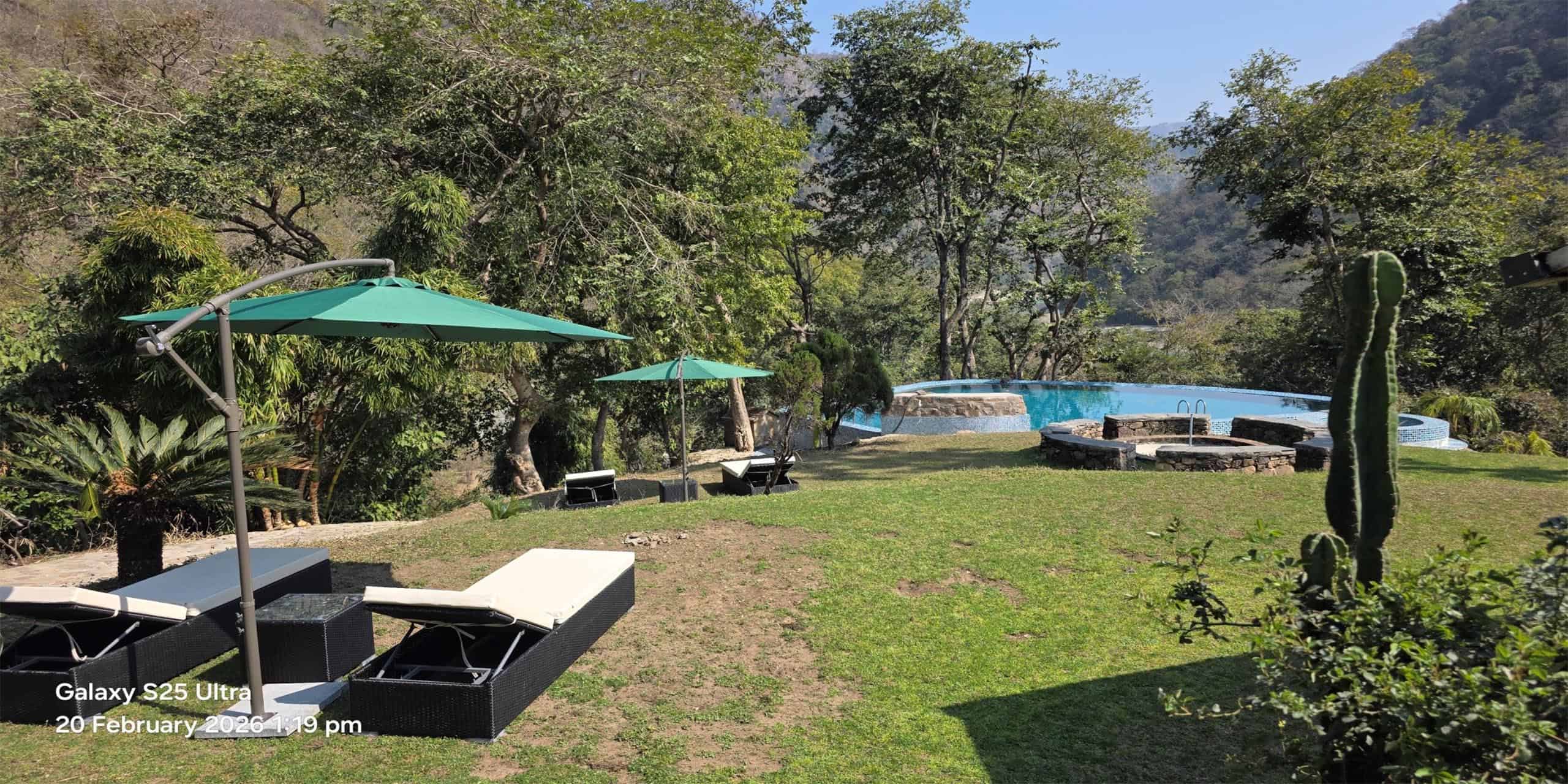 Gray Minimalist New Collection Banner - 1